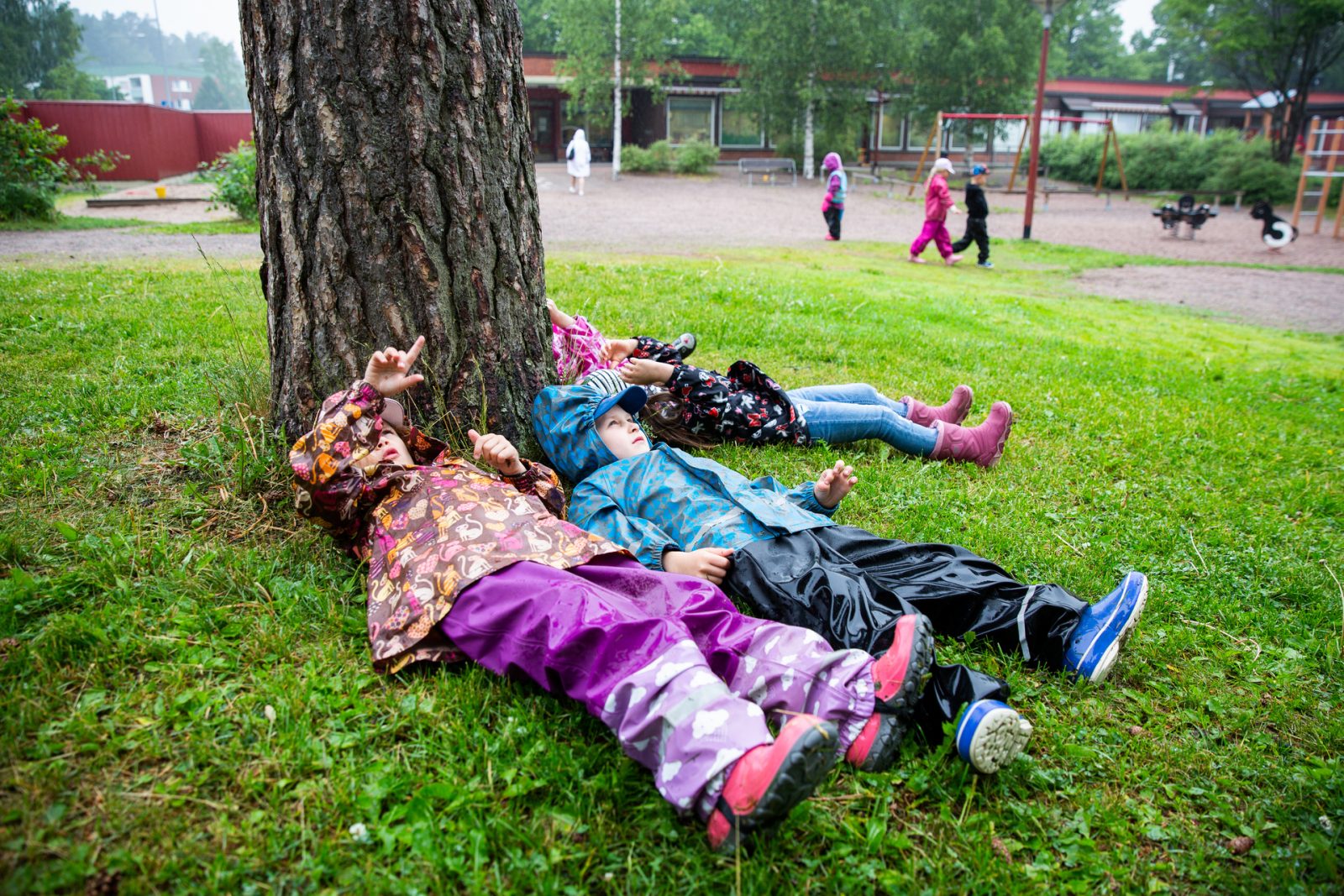 Kariston päiväkodin ja koulun pihat on uudistettu